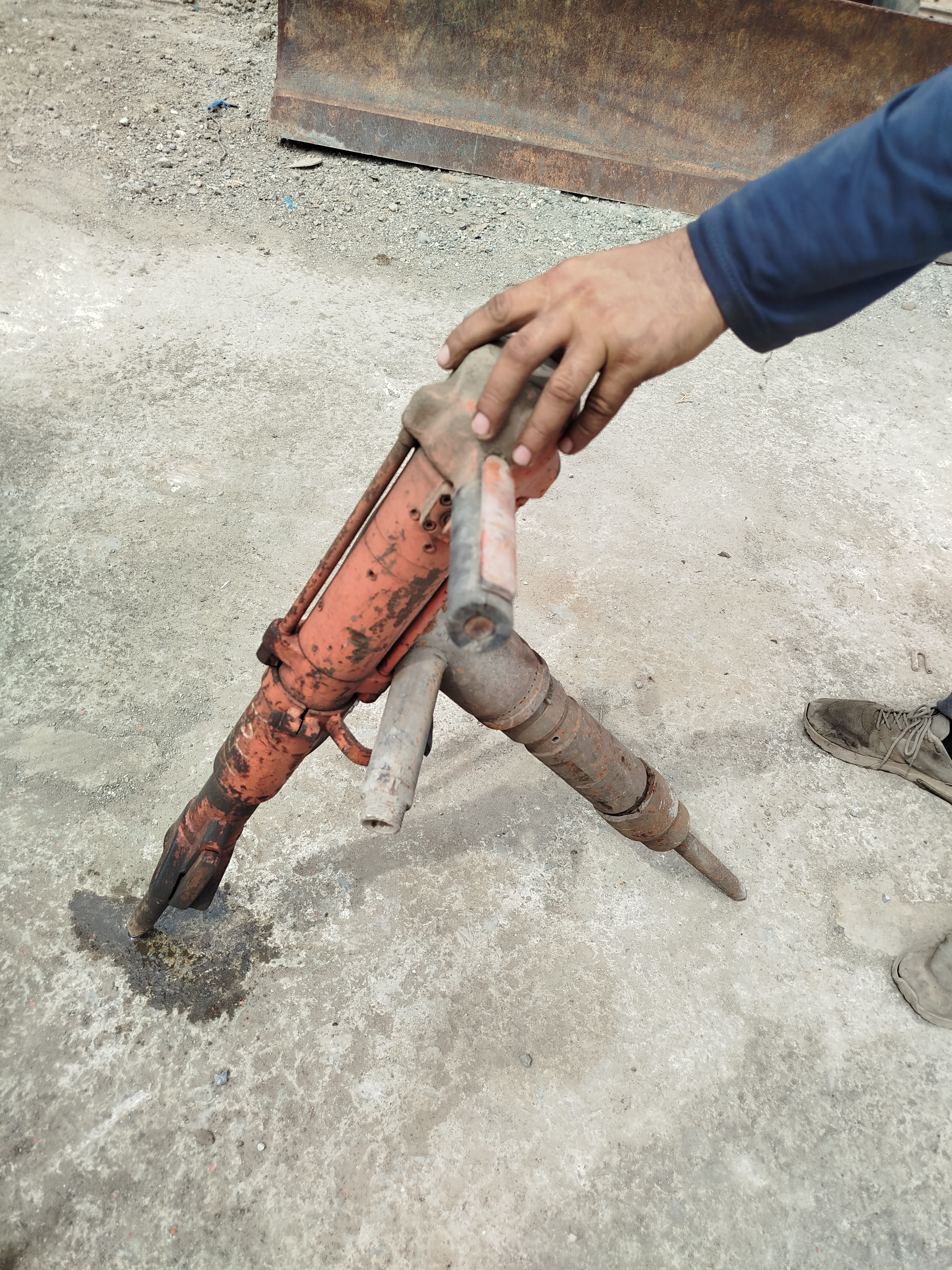 Small breaker  image 4