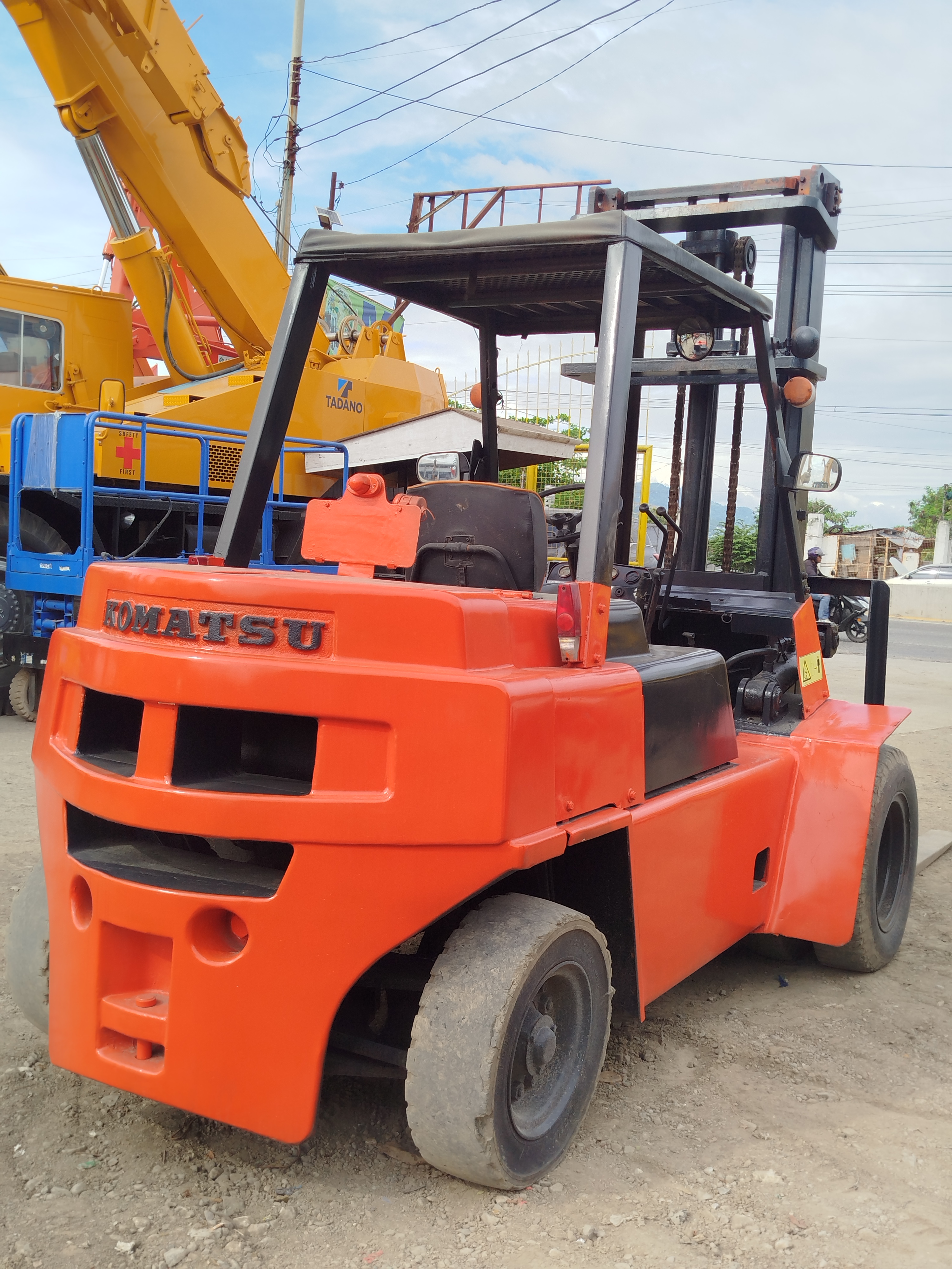Forklift image 1