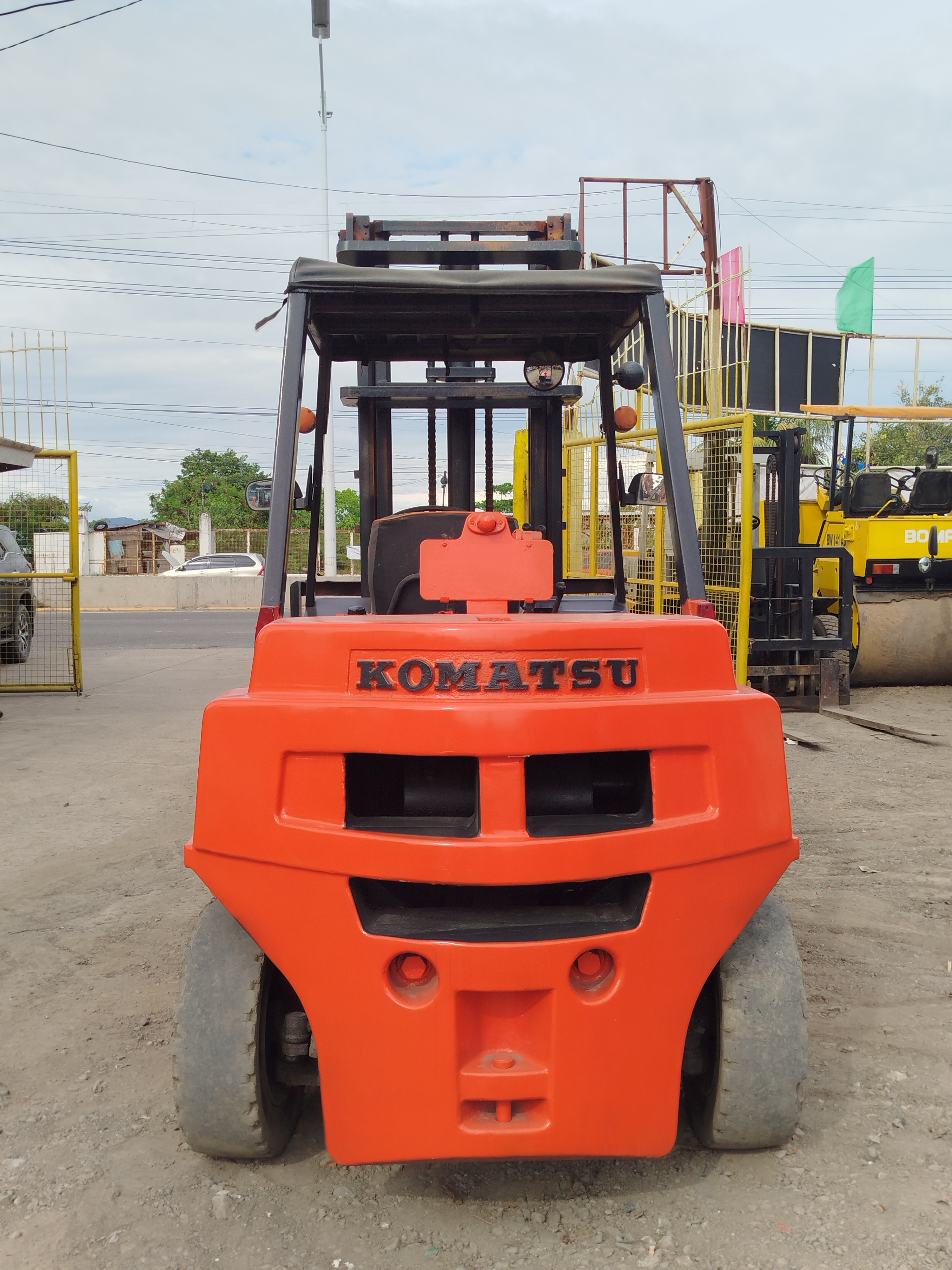 Forklift image 3