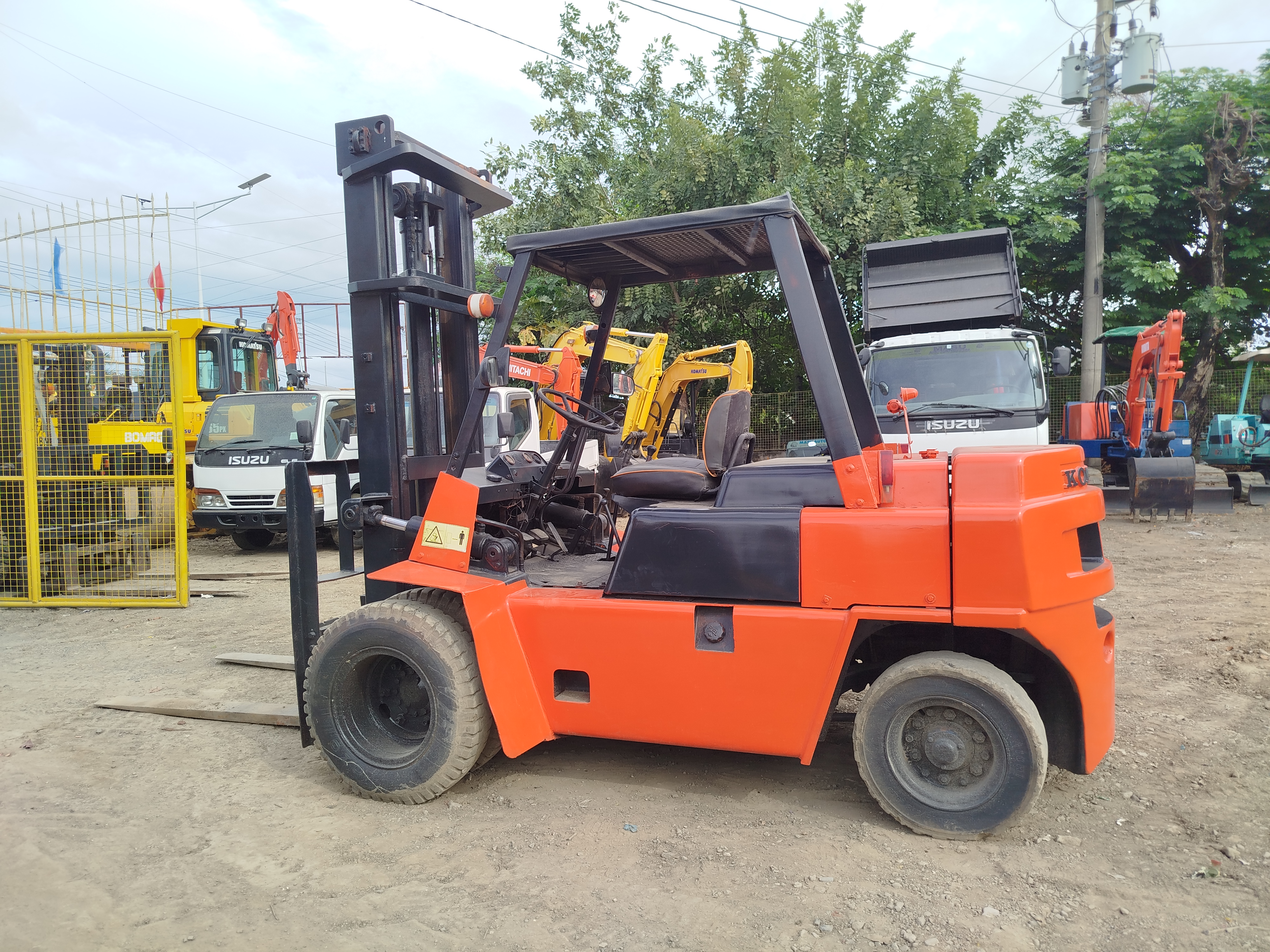 Forklift image 5