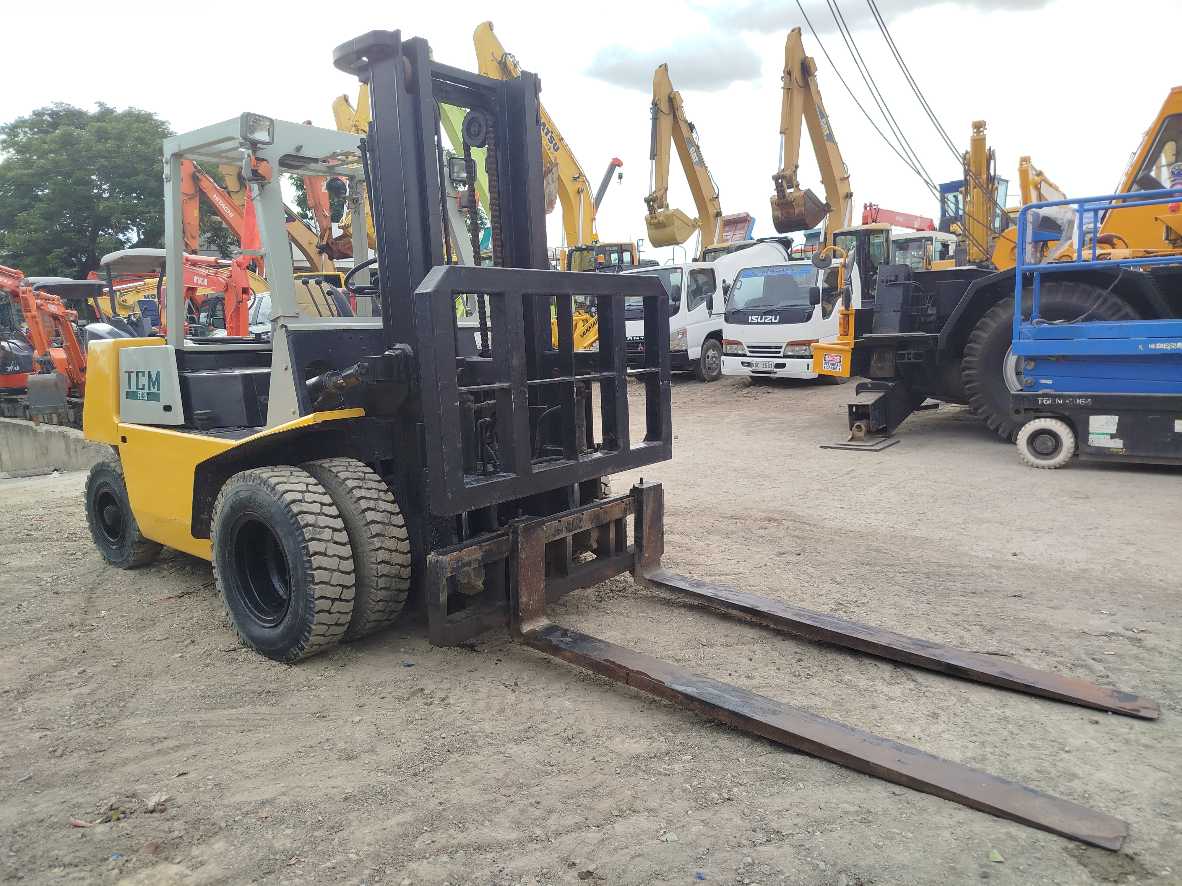 Forklift  image 5