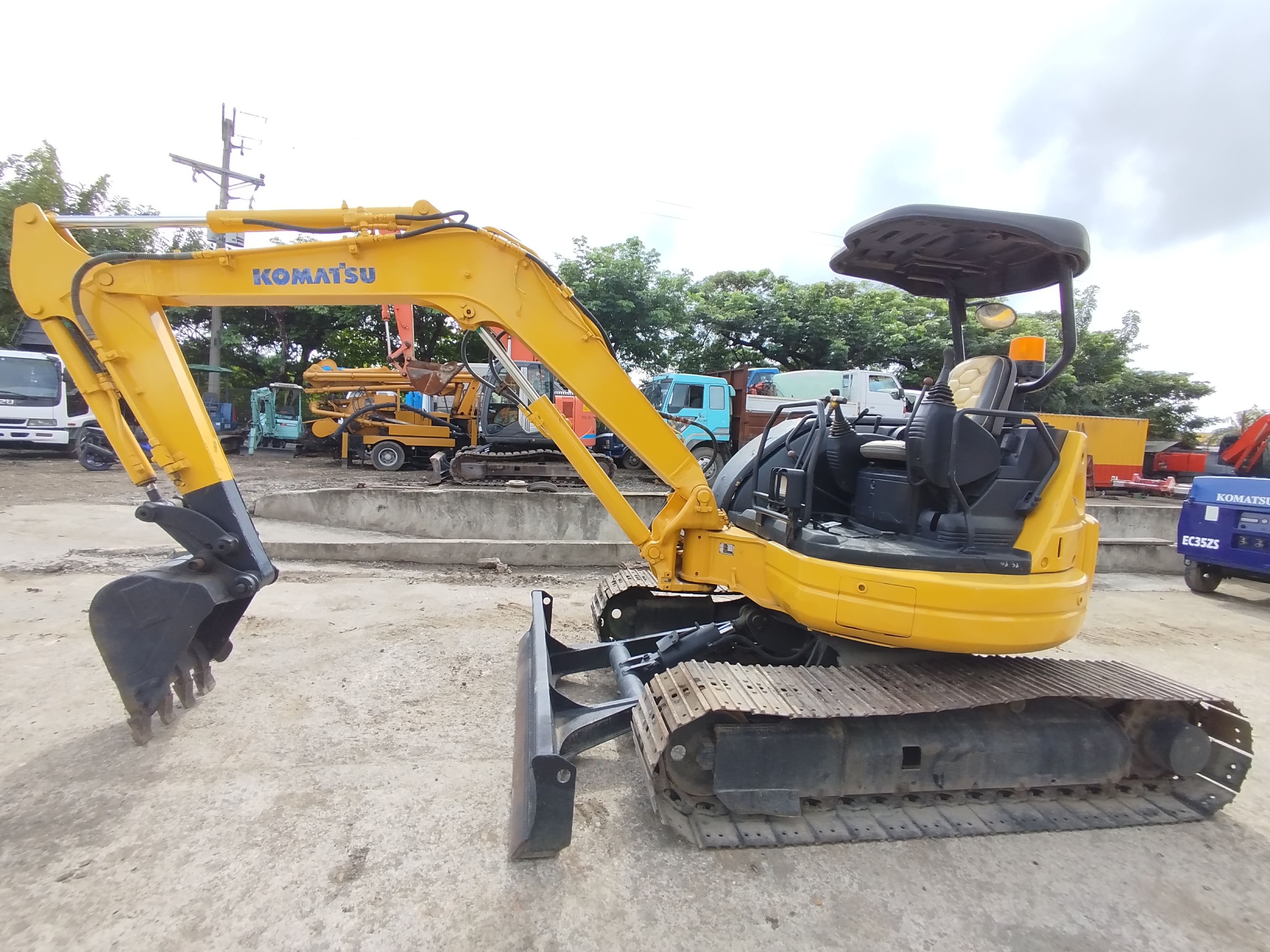 Excavator  image 7