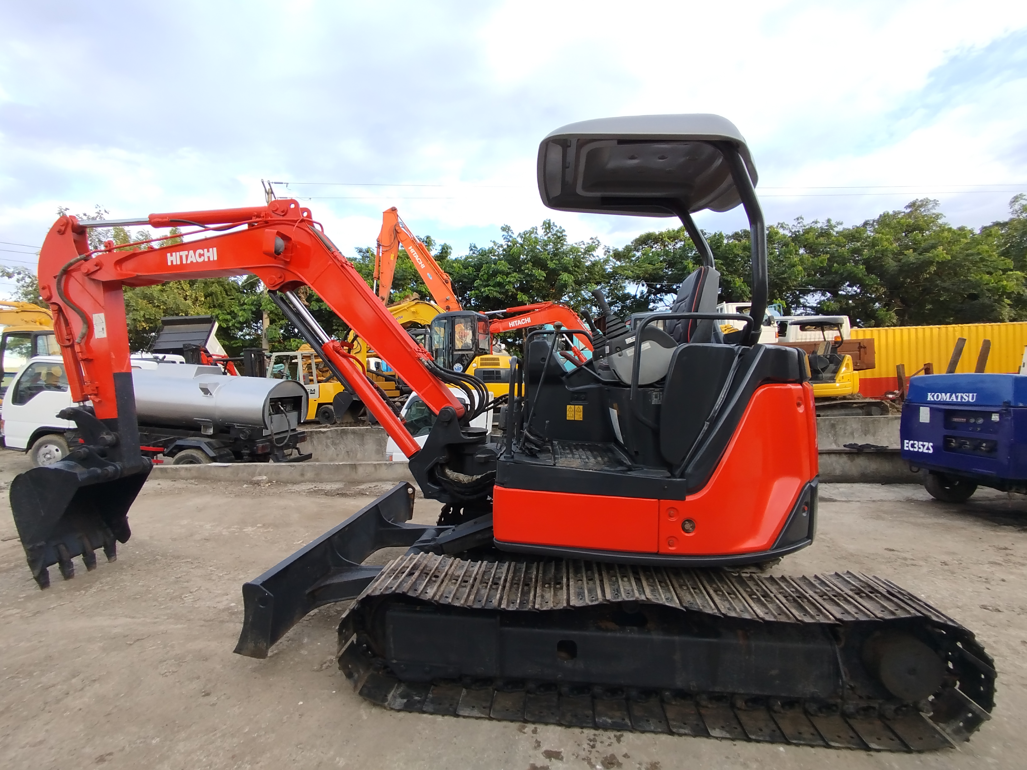 Excavator  image 4