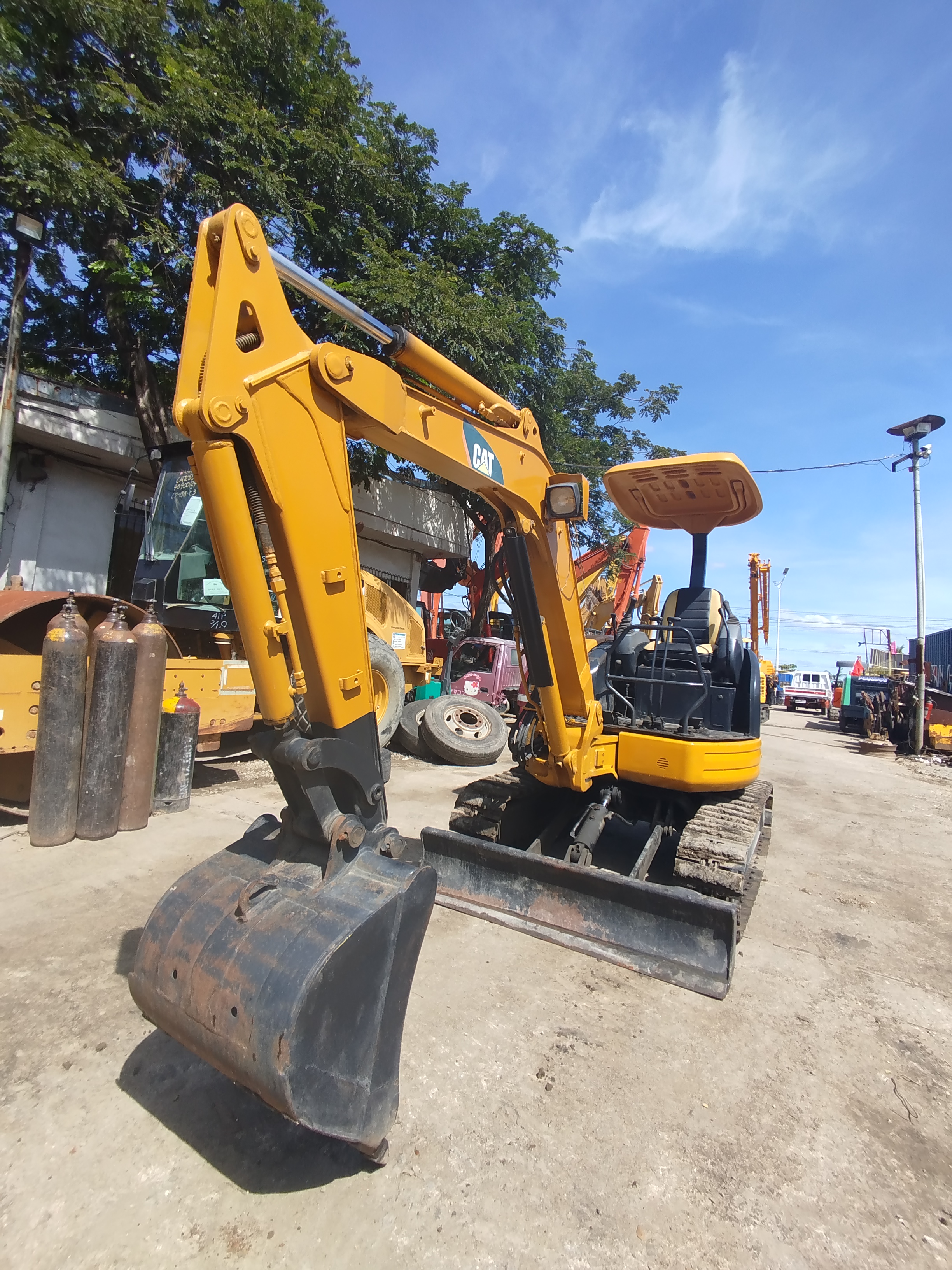 Excavator  image 4