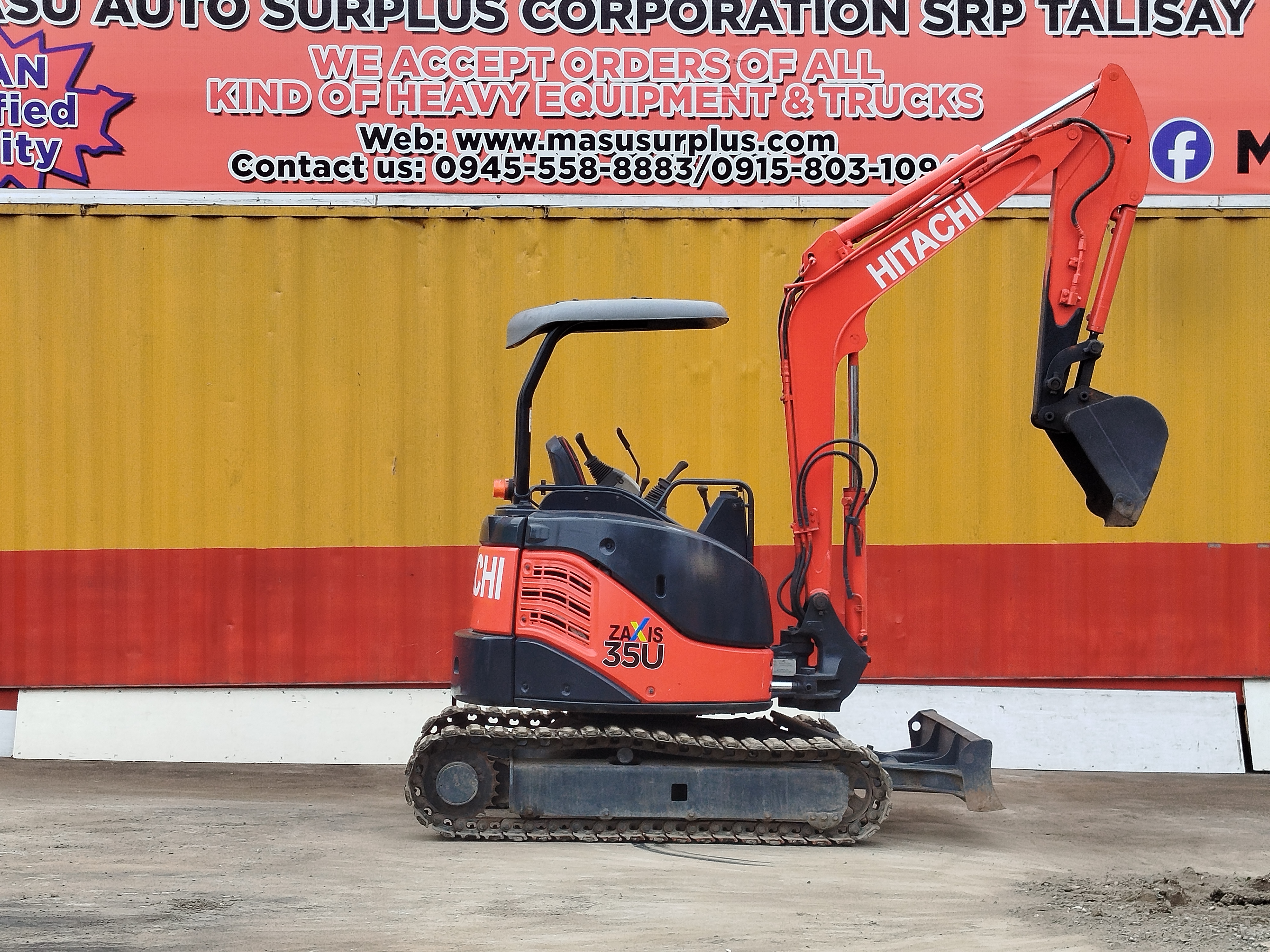 Hydraulic excavator Hitachi ZX35U-3  image 2
