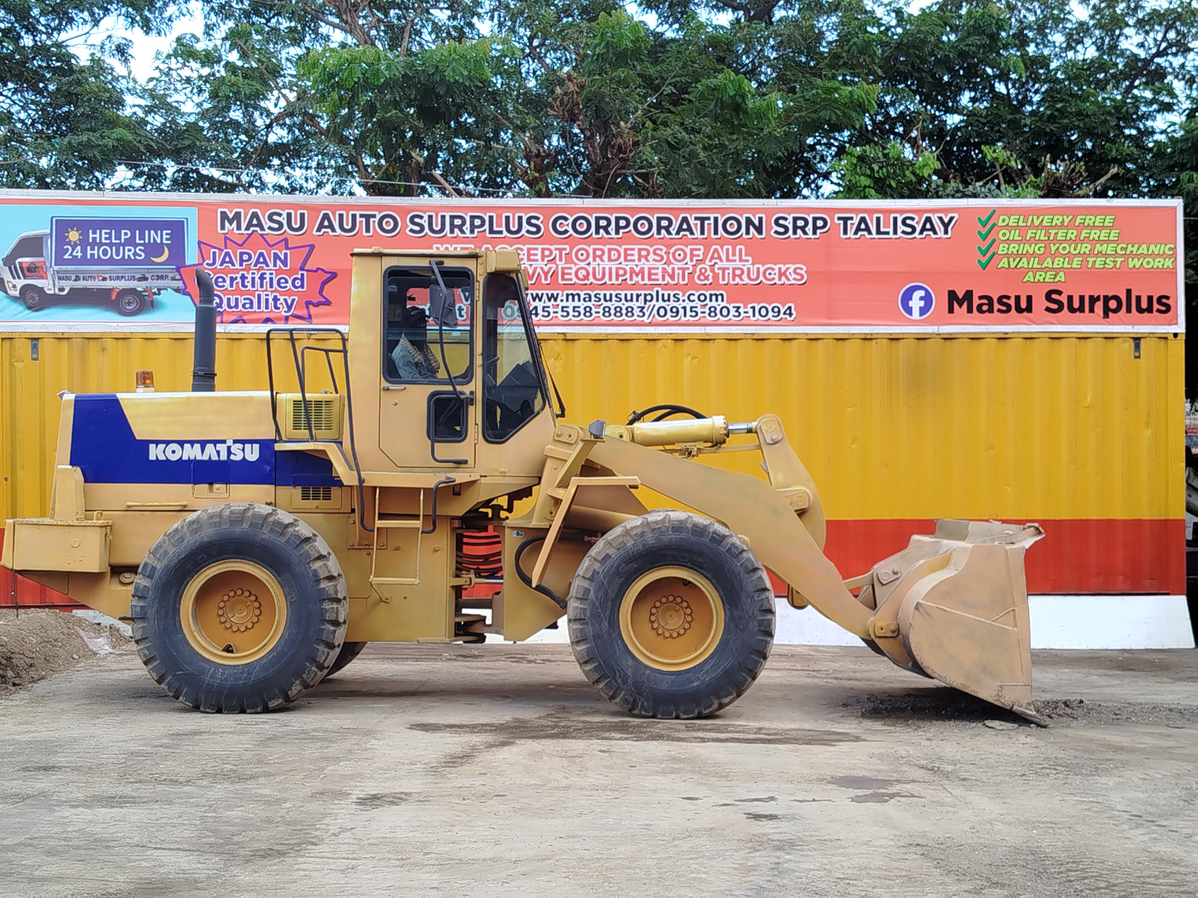 Komatsu Payloader WA300 image 2