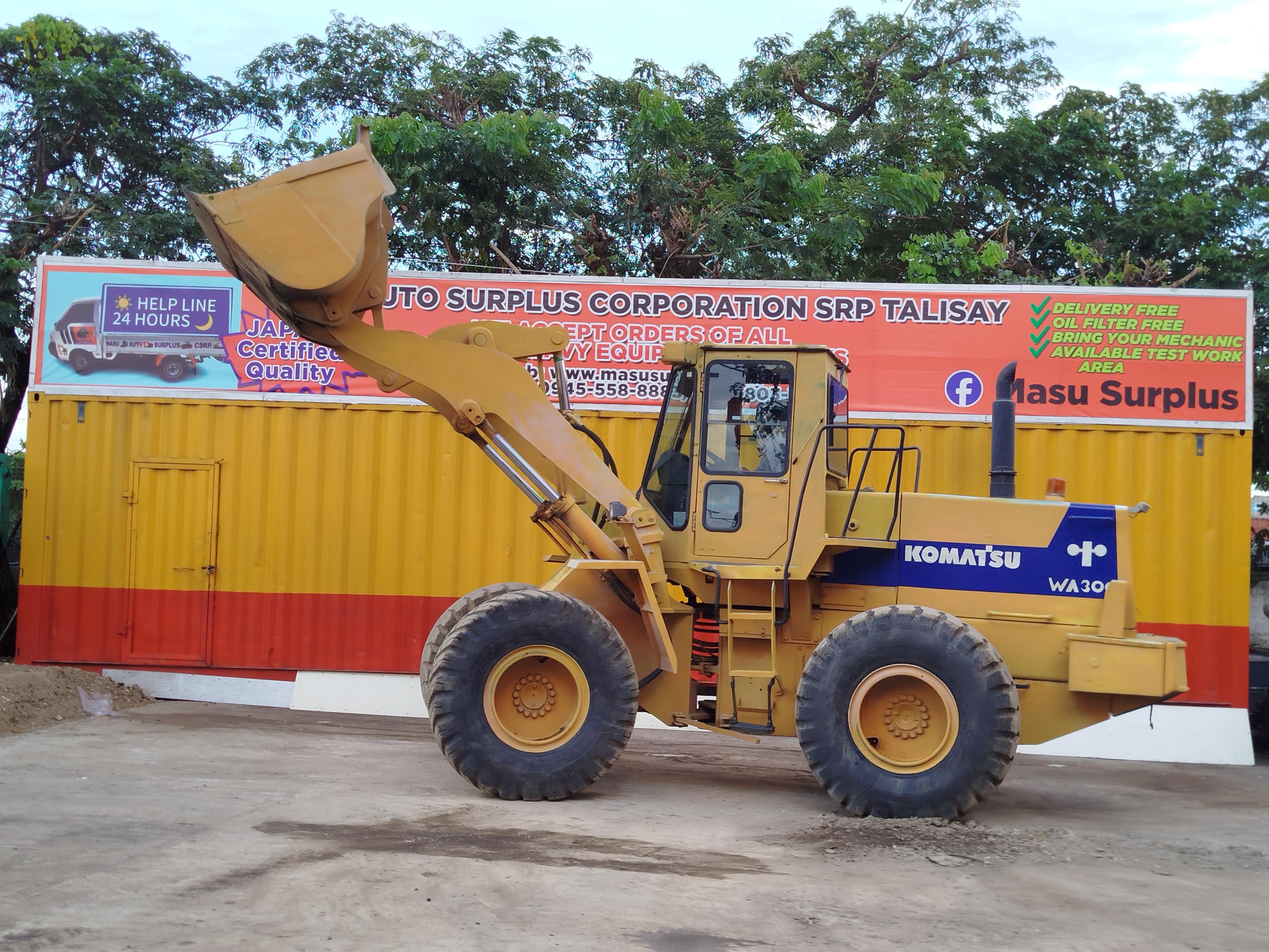 Komatsu Payloader WA300 image 3