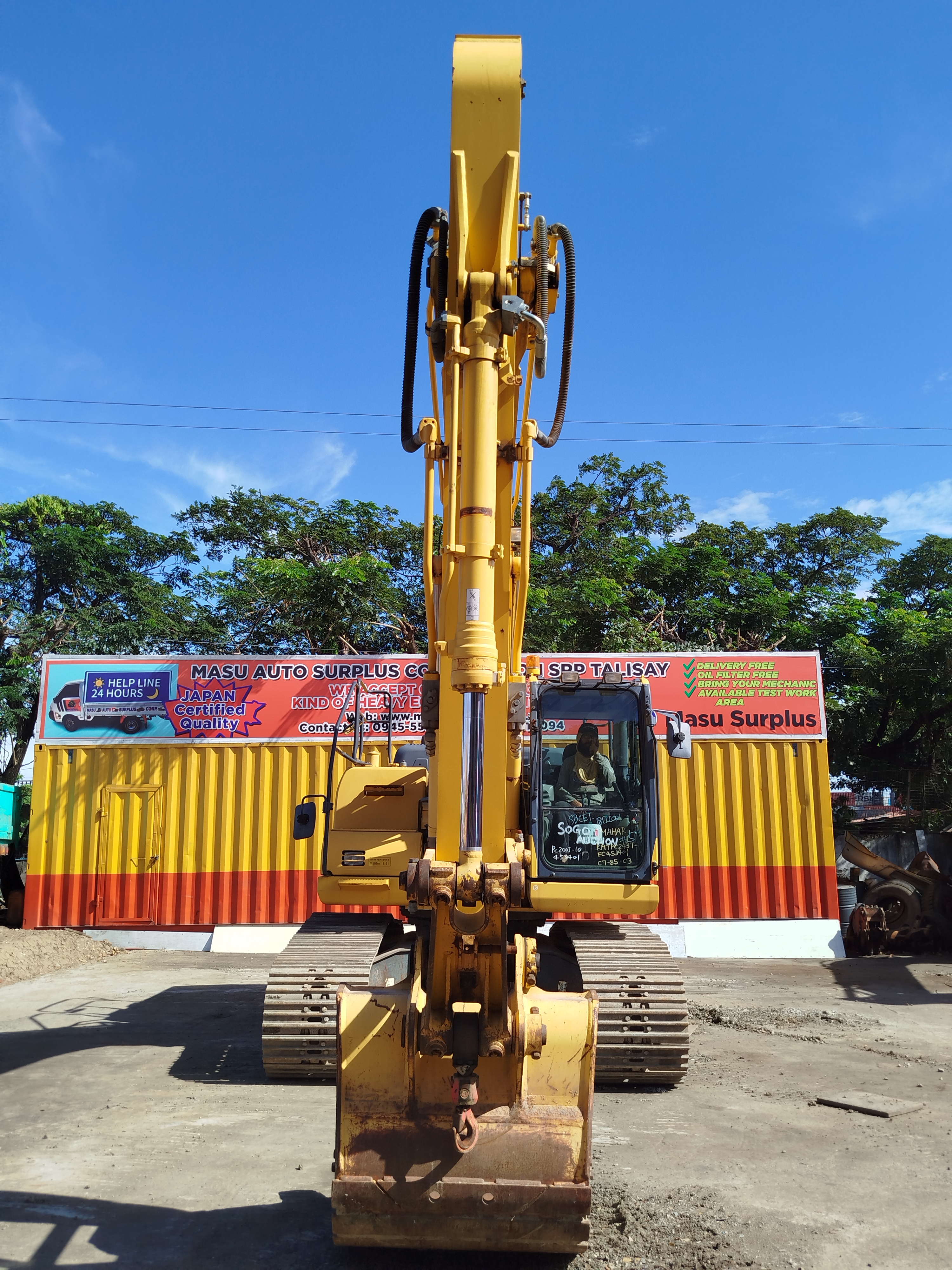 Excavator Komatsu PC 200-10 image 2