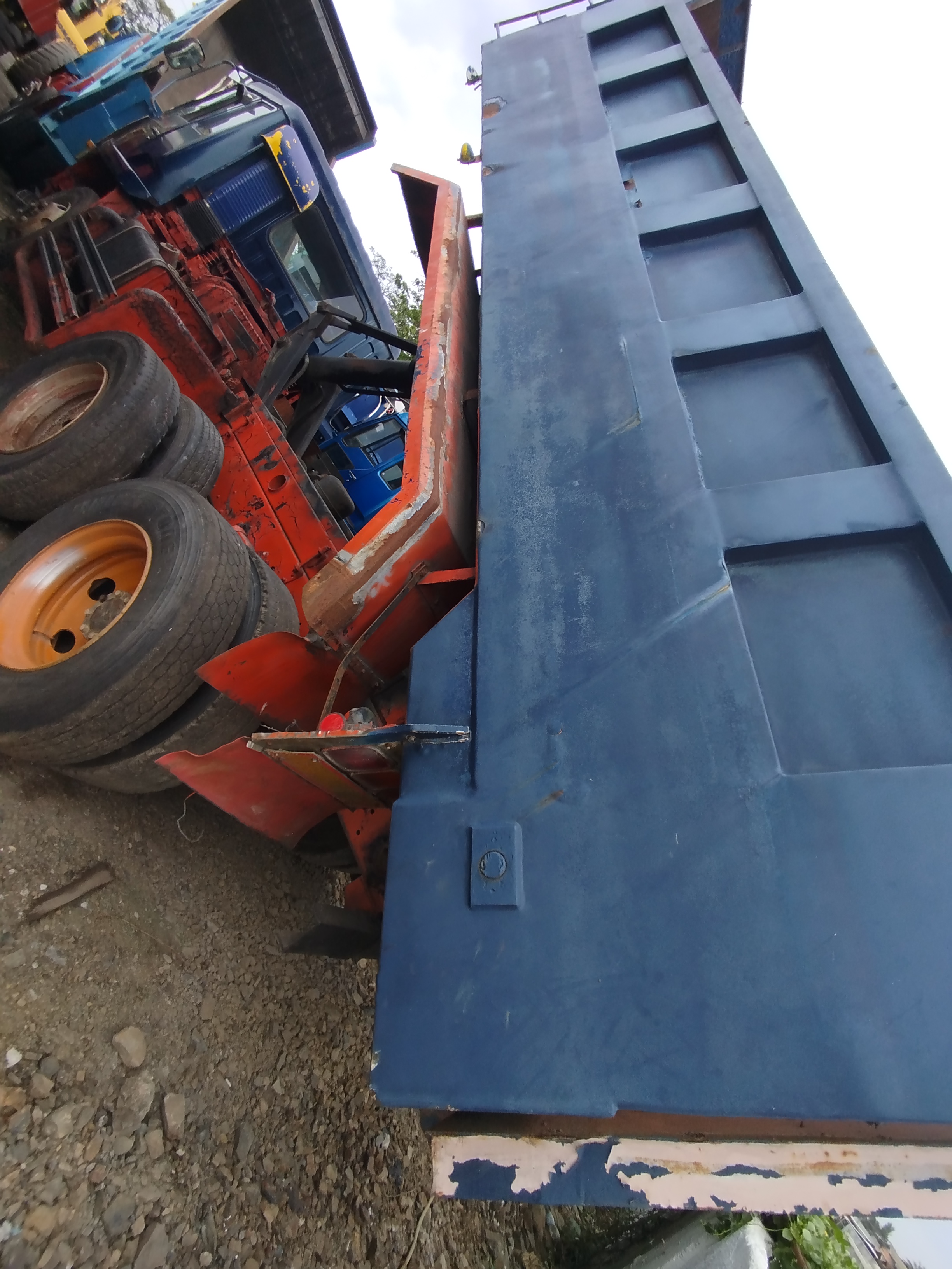 Dump Truck  image 2